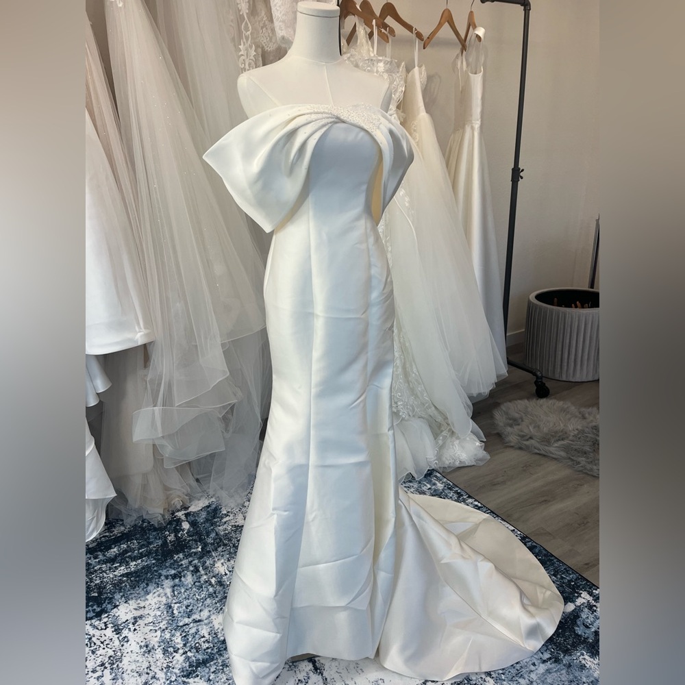 Private Label Off the Shoulder, Mermaid, Glam Wedding Dress
